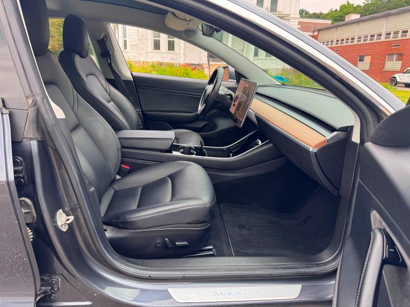 2018 Tesla Model 3 VIN 5YJ3E1EB6JF054422 COPART salvage auction — NORMAL WEAR, MA - CERTIFICATE OF TITLE (P), sold $10,500 on 2026-08-27 (photo 5)