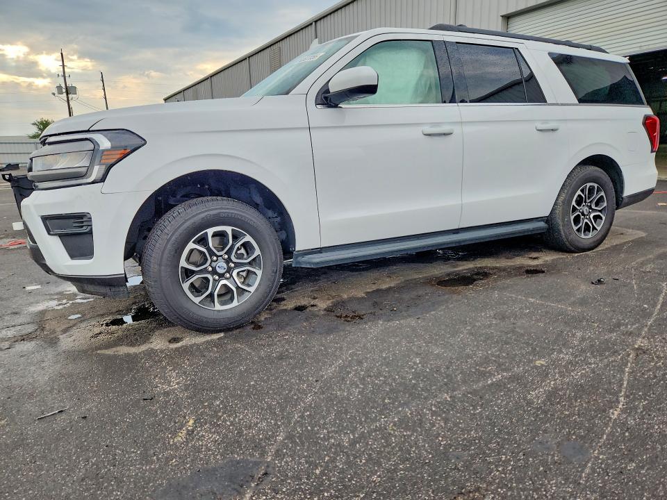 2024 Ford Expedition VIN 1FMJK1J81REA12002 — COPART salvage auction photo