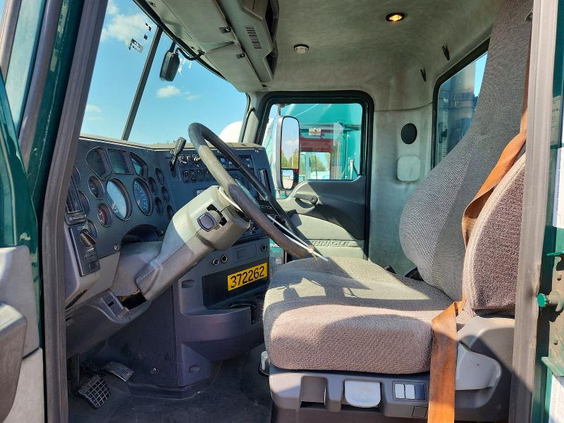 2018 Mack Cxu612 VIN 1M1AW01X1JM010593 COPART salvage auction — NORMAL WEAR, CT, sold $1,150 on 2026-10-05 (photo 7)