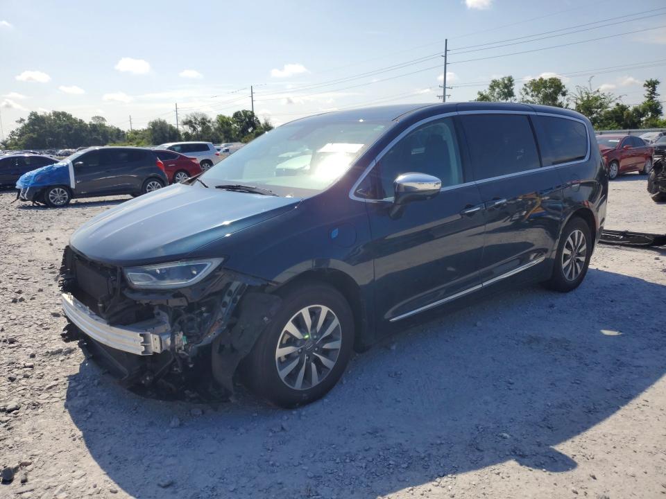2022 Chrysler Pacifica VIN 2C4RC1S73NR101657 — COPART salvage auction photo