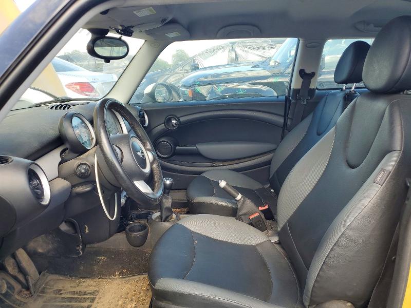 2007 Mini Cooper VIN WMWMF33577TU62876 COPART salvage auction — REAR END, NJ - CERTIFICATE OF TITLE, sold $375 on 2026-09-04 (photo 7)