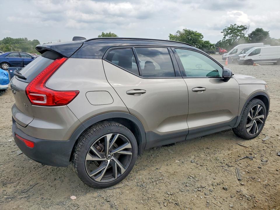 2022 Volvo Xc40 VIN YV4AC2HM5N2643029 COPART salvage auction — SIDE, Md - Cert Of Salvage > 75% Damage, sold $8,000 on 2026-09-24 (photo 3)