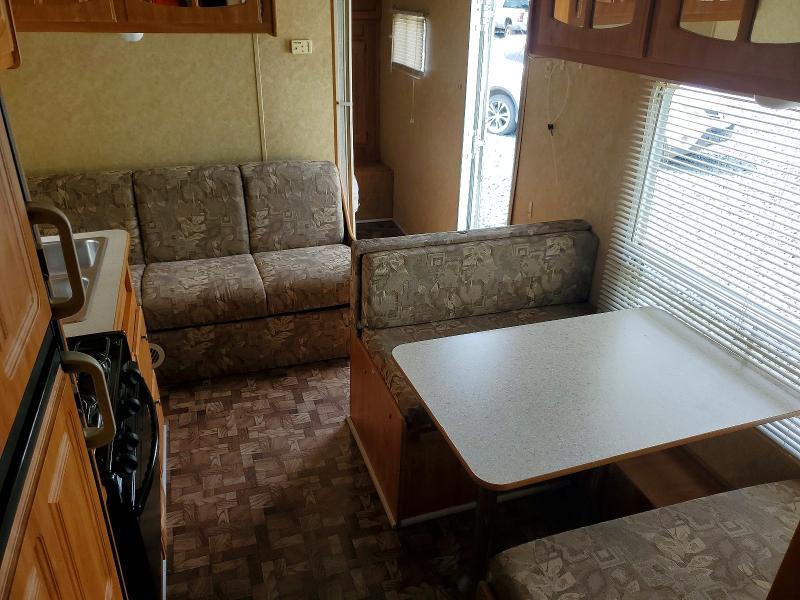 2007 Starcraft Camper VIN 1SABS02N072GA6708 COPART salvage auction — MINOR DENT/SCRATCHES, OH - CERT OF TITLE-REBUILT SALVAGE (P), sold $275 on 2026-09-18 (photo 5)