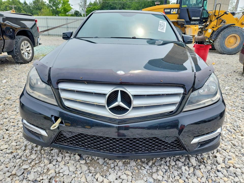 2012 Mercedes-benz VIN WDDGF8BB6CR200879 COPART salvage auction — NORMAL WEAR, Mi - Certificate Of Title, sold $950 on 2026-08-13 (photo 5)