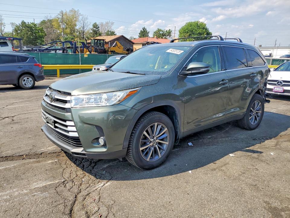 2017 Toyota Highlander VIN 5TDJZRFH1HS479789 — COPART salvage auction photo