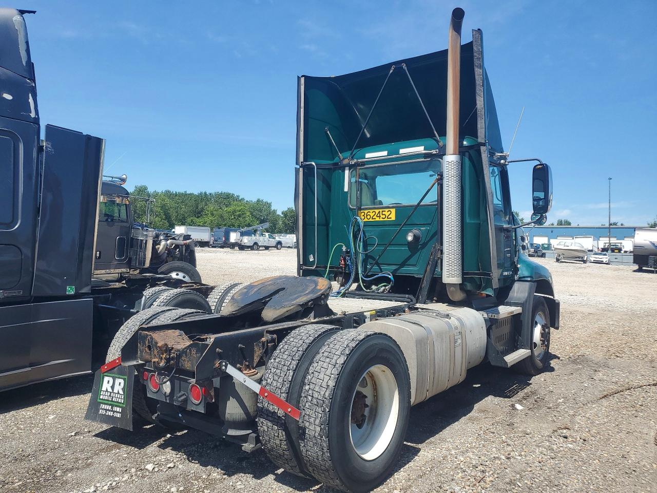 2017 Mack Cxu612 VIN 1M1AW01X8HM009760 COPART salvage auction — Minor Dent/Scratches, OK - CERTIFICATE OF TITLE, sold $1,550 on 2026-09-11 (photo 3)
