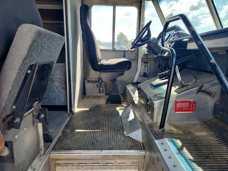 2009 Freightliner Chassis VIN 4UZAANDU49CAM6002 COPART salvage auction — SIDE, MS - CERTIFICATE OF TITLE, sold $175 on 2026-08-27 (photo 7)