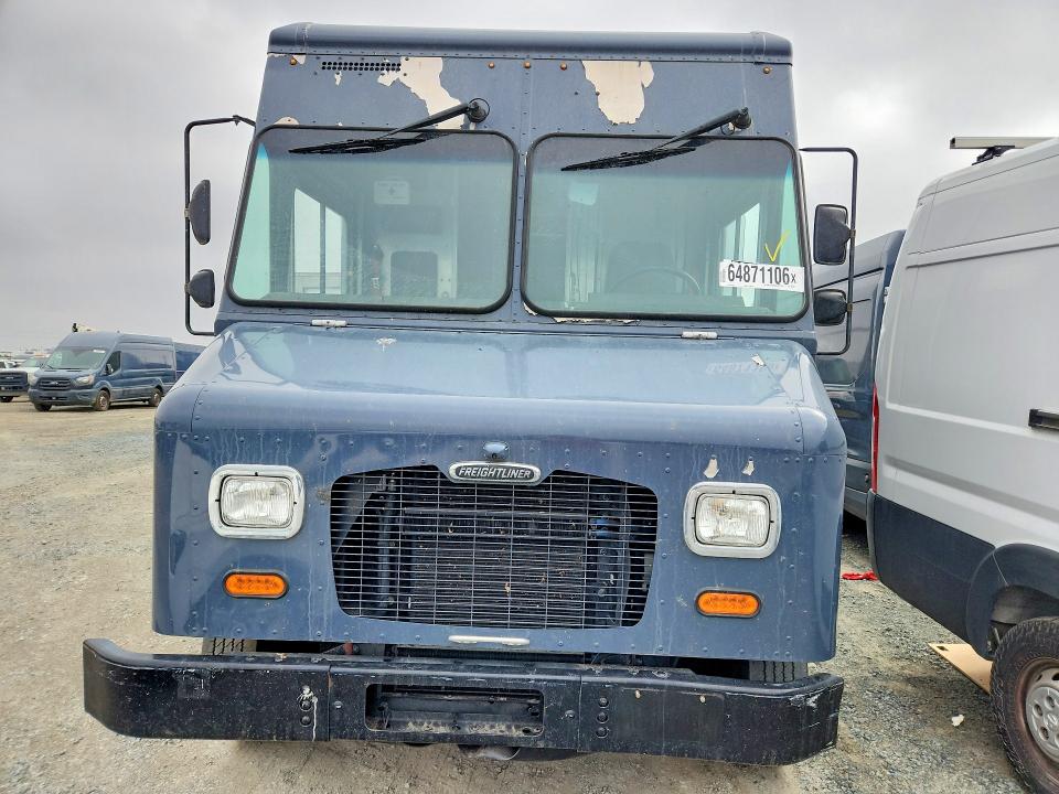 2020 Freightliner Chassis VIN 4UZAC2EA4LCMK2991 COPART salvage auction — MINOR DENT/SCRATCHES, CA - DIS/DLR/EXP ONLY CLEAN TITLE, sold $19,700 on 2026-09-18 (photo 5)