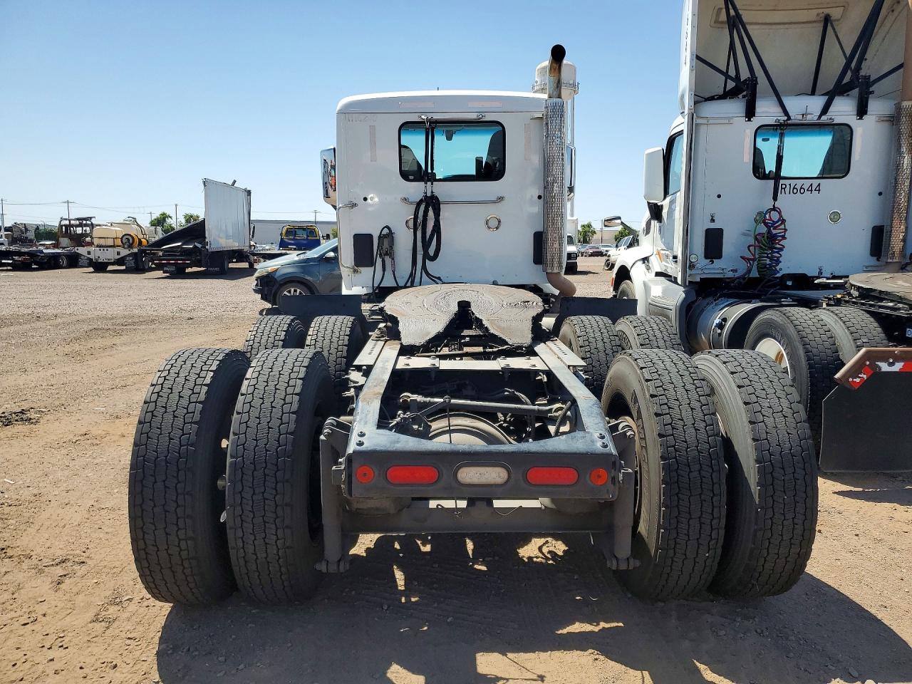 2019 Peterbilt 579 VIN 1XPBDP9X4KD630524 COPART salvage auction — Minor Dent/Scratches, AZ - CERTIFICATE OF TITLE, sold $6,200 on 2026-09-11 (photo 6)
