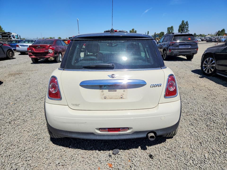 2011 Mini Cooper VIN WMWSU3C58BT183913 COPART salvage auction — MECHANICAL, OR - CERTIFICATE OF TITLE, sold $700 on 2026-08-18 (photo 6)