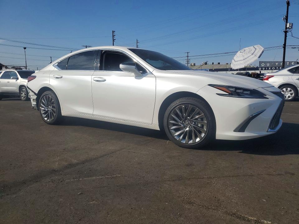 2025 Lexus ES VIN 58AEA1C13SU076597 COPART salvage auction — REAR END, Ca - Lien Papers-Clean Or Ac, sold $22,600 on 2026-08-24 (photo 4)
