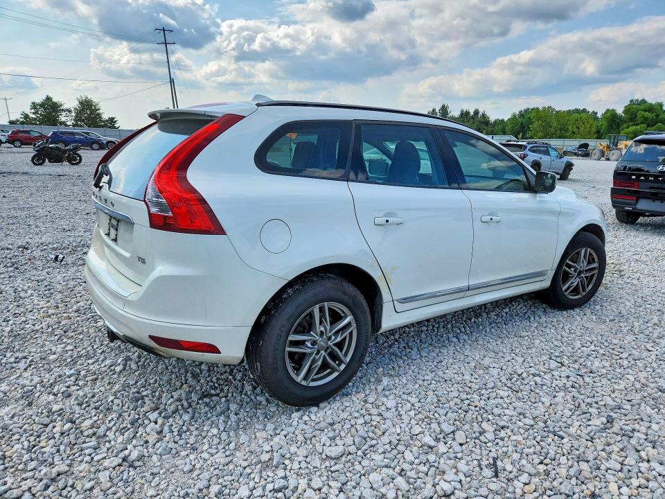 2015 Volvo Xc60 VIN YV440MDJ9F2680311 COPART salvage auction — NORMAL WEAR, Mi - Dealer Only Clean Title, sold $525 on 2026-08-13 (photo 3)