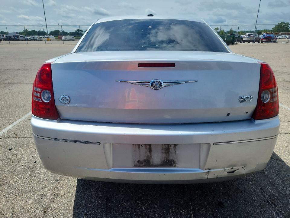 2010 Chrysler 300 VIN 2C3CA5CV3AH284627 COPART salvage auction — MINOR DENT/SCRATCHES, OH - CERTIFICATE OF TITLE, sold $950 on 2026-09-18 (photo 6)