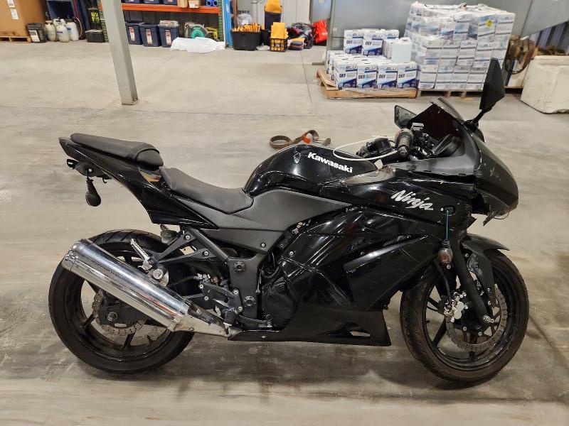 2009 Kawasaki Ex250 VIN JKAEXMJ129DA18678 COPART salvage auction — FRONT END, MN - CERT OF TITLE-PRIOR SALVAGE, sold $350 on 2026-10-08 (photo 1)