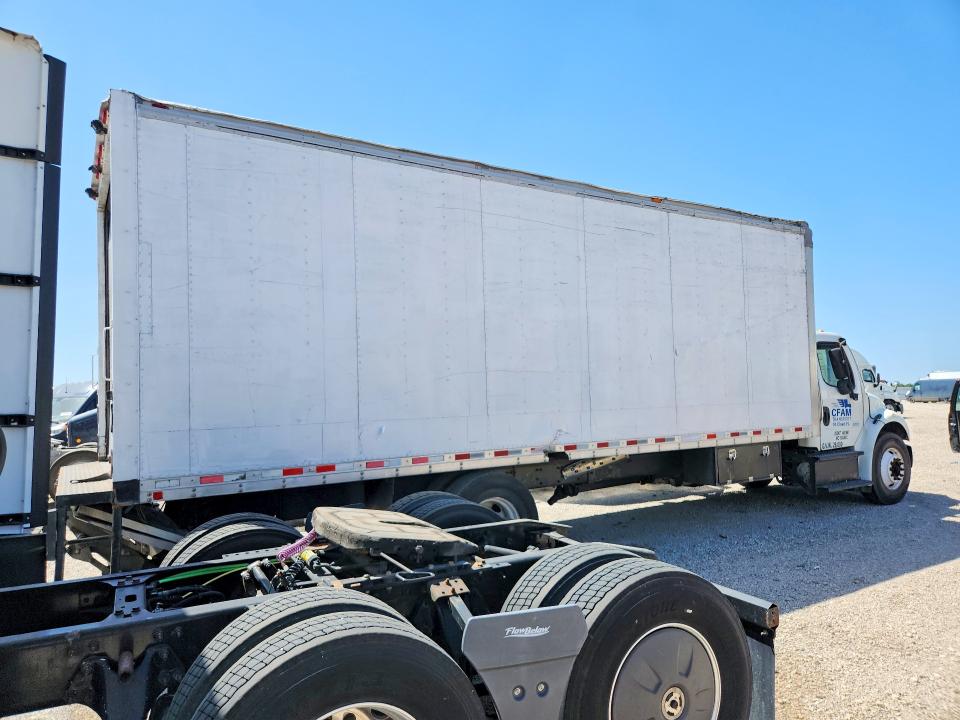 2018 Frht - freightliner VIN 1FVACWFB3JHJN5754 COPART salvage auction — SIDE, TX - SALVAGE VEHICLE TITLE (P), sold $5,100 on 2026-09-23 (photo 3)