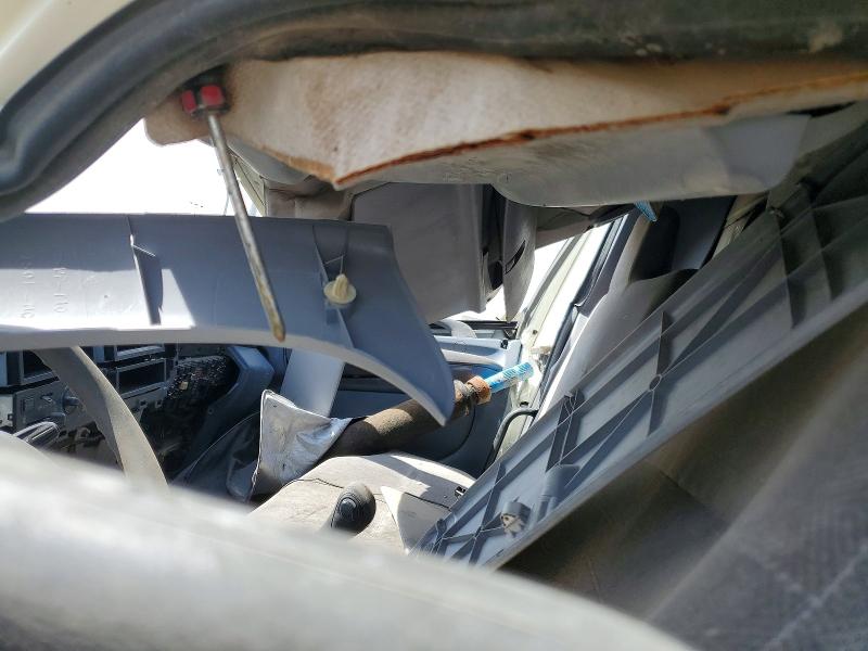 2005 Hino 258/268 VIN JHBNE8JT051S11528 COPART salvage auction — ROLLOVER, UT - SALVAGE CERTIFICATE, sold $1 on 2026-10-07 (photo 7)