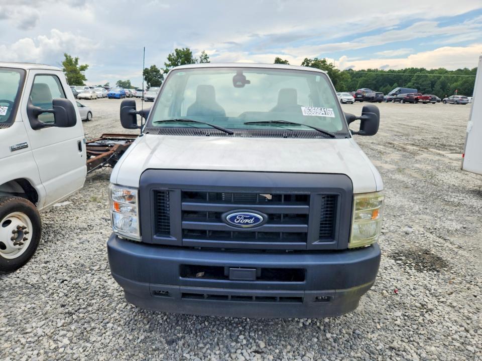 2024 Ford Econoline e350 VIN 1FDWE3FN1RDD42364 COPART salvage auction — MINOR DENT/SCRATCHES, TN - CERTIFICATE OF TITLE, sold $14,200 on 2026-08-25 (photo 5)