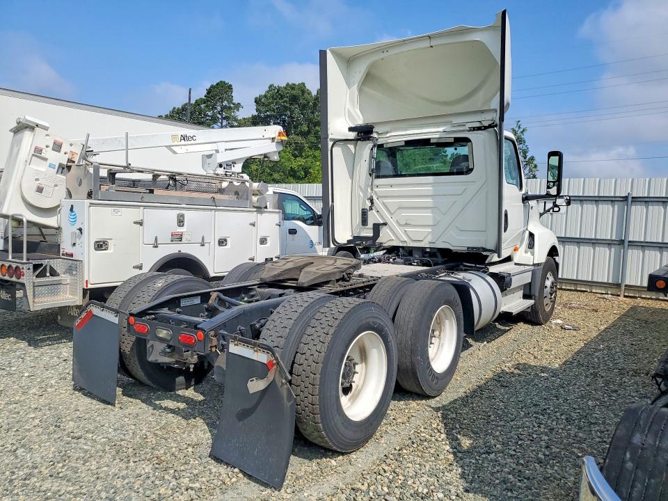 2020 International VIN 3HSDZTZR3LN844630 COPART salvage auction — NORMAL WEAR, In - Certificate Of Title, sold $7,700 on 2026-09-29 (photo 3)
