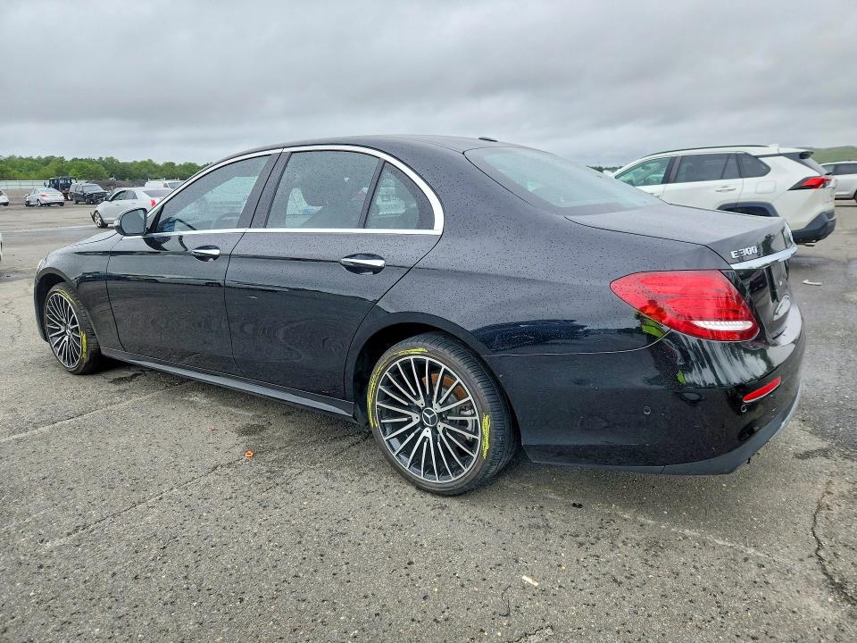 2017 Mercedes-benz E-klasse VIN WDDZF4KB4HA077655 COPART salvage auction — WATER/FLOOD, NY - MV907A-FLOOD SALVAGE, sold $1,950 on 2026-08-19 (photo 2)
