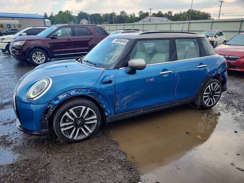 2022 Mini Cooper VIN WMW33DK01N2R94174 — COPART salvage auction photo