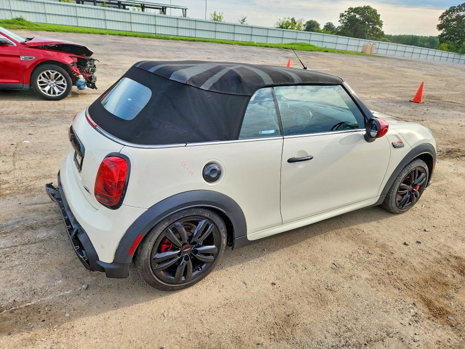 2023 Mini Cooper VIN WMW63DL01P3P49321 COPART salvage auction — SIDE, Wi - Cert Of Title-Salvage Vehicle, sold $7,600 on 2026-08-25 (photo 3)