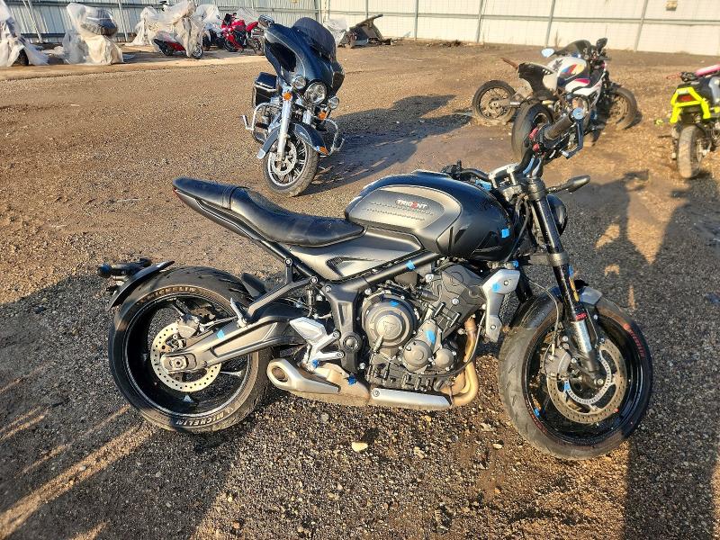 2022 Triumph motorcycle Trident 660 VIN SMTL10UL9NTBA1705 COPART salvage auction — FRONT END, IL - SALVAGE CERTIFICATE, sold $950 on 2026-09-10 (photo 1)