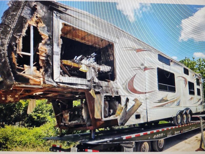 2010 Keystone Raptor VIN 4YDF3803XAR800762 COPART salvage auction — BURN, TX - SALVAGE VEHICLE TITLE, sold $25 on 2026-10-01 (photo 7)