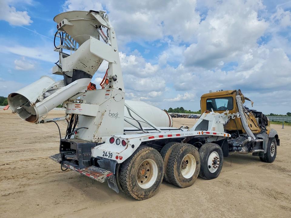 2024 Mack Unknown VIN 1M2GR2NC9RM004763 COPART salvage auction — ROLLOVER, LA - CERT OF TITLE-SALVAGE, sold $12,400 on 2026-09-05 (photo 3)