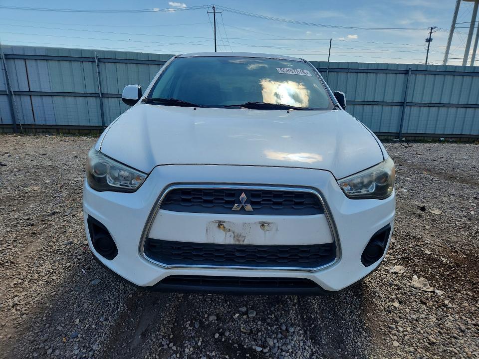 2015 Mitsubishi VIN 4A4AP3AU9FE001221 COPART salvage auction — MINOR DENT/SCRATCHES, Il - Cert Of Title-Corrected, sold $1,200 on 2026-09-01 (photo 5)