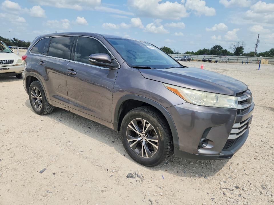 2018 Toyota Highlander VIN 5TDZARFH4JS034253 COPART salvage auction — MINOR DENT/SCRATCHES, Tx - Certificate Of Title (P), sold $10,200 on 2026-08-27 (photo 4)