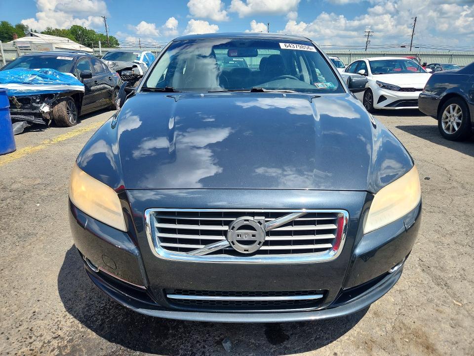 2011 Volvo S80 VIN YV1940AS0B1147258 COPART salvage auction — SIDE, PA - CERTIFICATE OF SALVAGE, sold $400 on 2026-08-18 (photo 5)