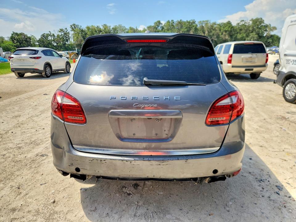 2013 Porsche Cayenne VIN WP1AA2A22DLA02932 COPART salvage auction — SIDE, Fl - Cert Of Title Slvg Rebuildable, sold $600 on 2026-08-18 (photo 6)