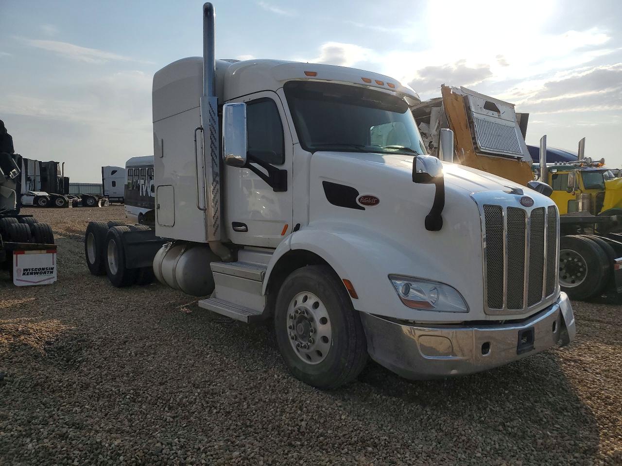 2018 Peterbilt All other VIN 1XPBDP9X8JD473711 COPART salvage auction — Front End, OH - CERTIFICATE OF TITLE, sold $8,900 on 2026-08-28 (photo 4)