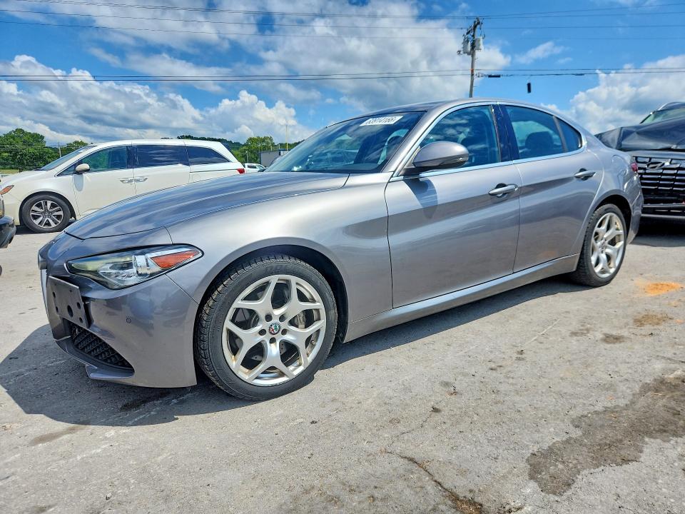 2018 Alfa romeo Giulia VIN ZARFAEEN3J7575832 COPART salvage auction — MINOR DENT/SCRATCHES, Tn - Certificate Of Title, sold $4,750 on 2026-08-12 (photo 1)