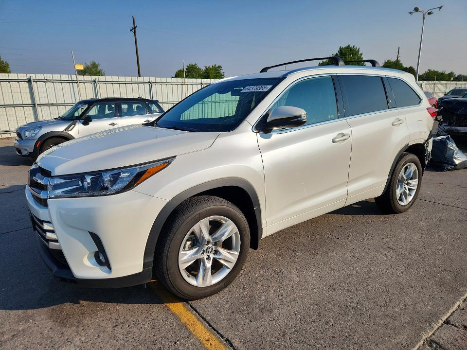 2019 Toyota Highlander VIN 5TDDZRFH0KS922759 — COPART salvage auction photo