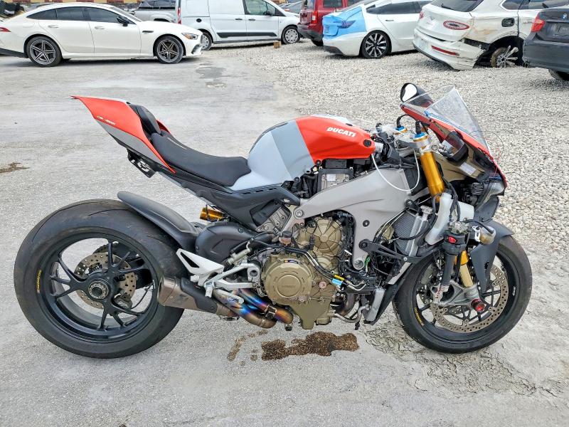 2019 Ducati Panigale VIN ZDMDAGNW9KB011109 — COPART salvage auction photo