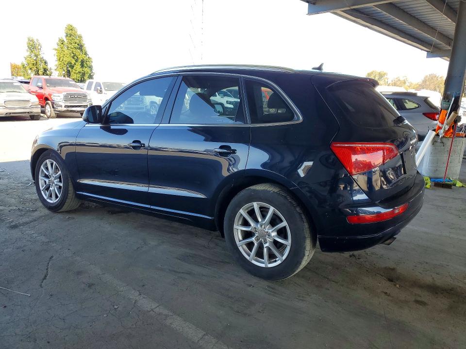 2011 Audi Q5 VIN WA1LFAFP2BA017962 COPART salvage auction — MINOR DENT/SCRATCHES, Mo - Dis/Dlr/Exp Only Clean Title, sold $10 on 2026-08-26 (photo 2)
