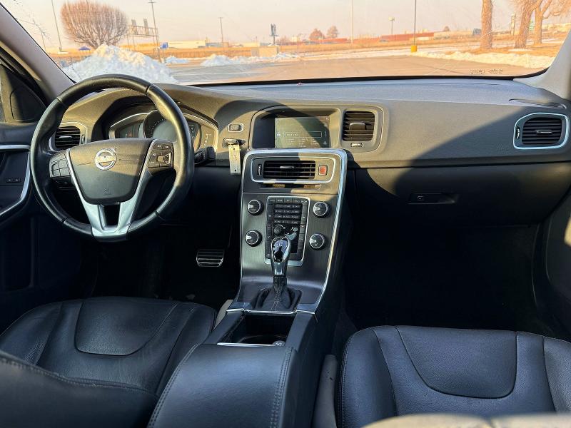 2015 Volvo S60 VIN YV140MFB3F1308889 COPART salvage auction — MINOR DENT/SCRATCHES, Tx - Certificate Of Title (P), sold $3,400 on 2026-08-11 (photo 9)
