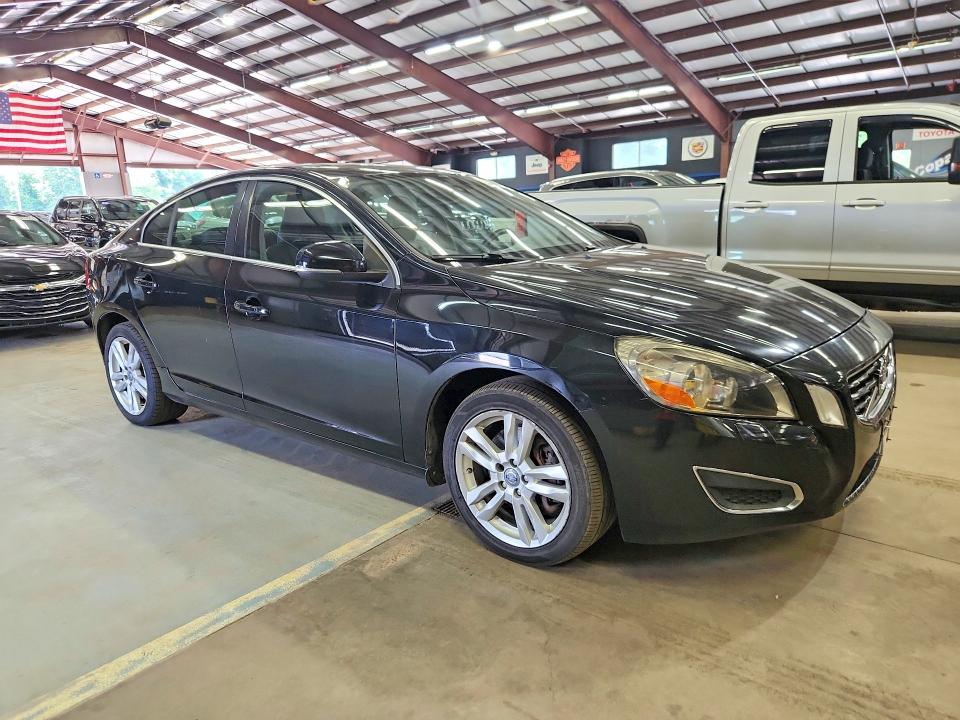 2013 Volvo S60 VIN YV1612FH3D2171054 COPART salvage auction — MINOR DENT/SCRATCHES, NJ - CERTIFICATE OF TITLE (P), sold $1,050 on 2026-08-13 (photo 4)