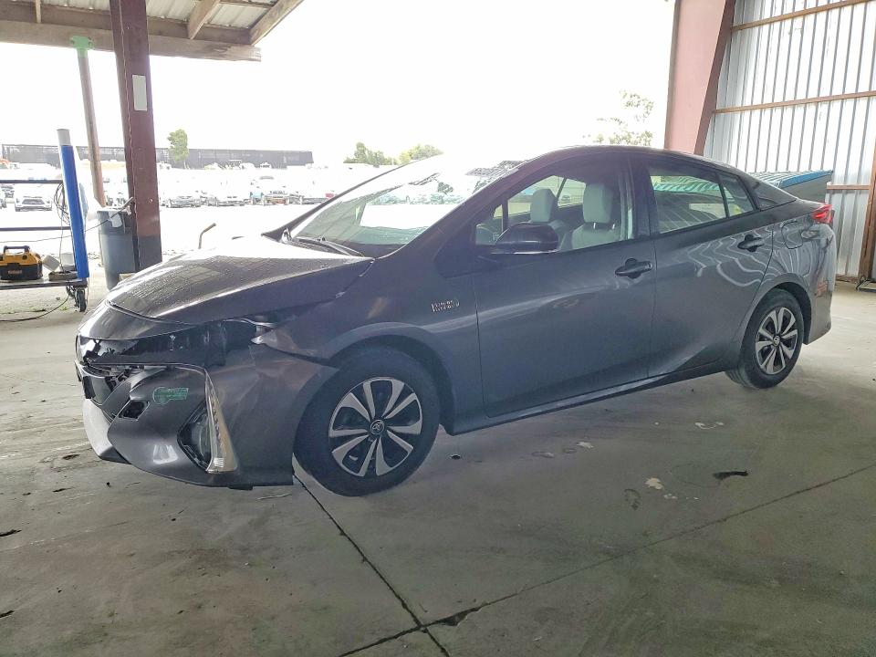 2017 Toyota Prius prime VIN JTDKARFP5H3050935 — COPART salvage auction photo