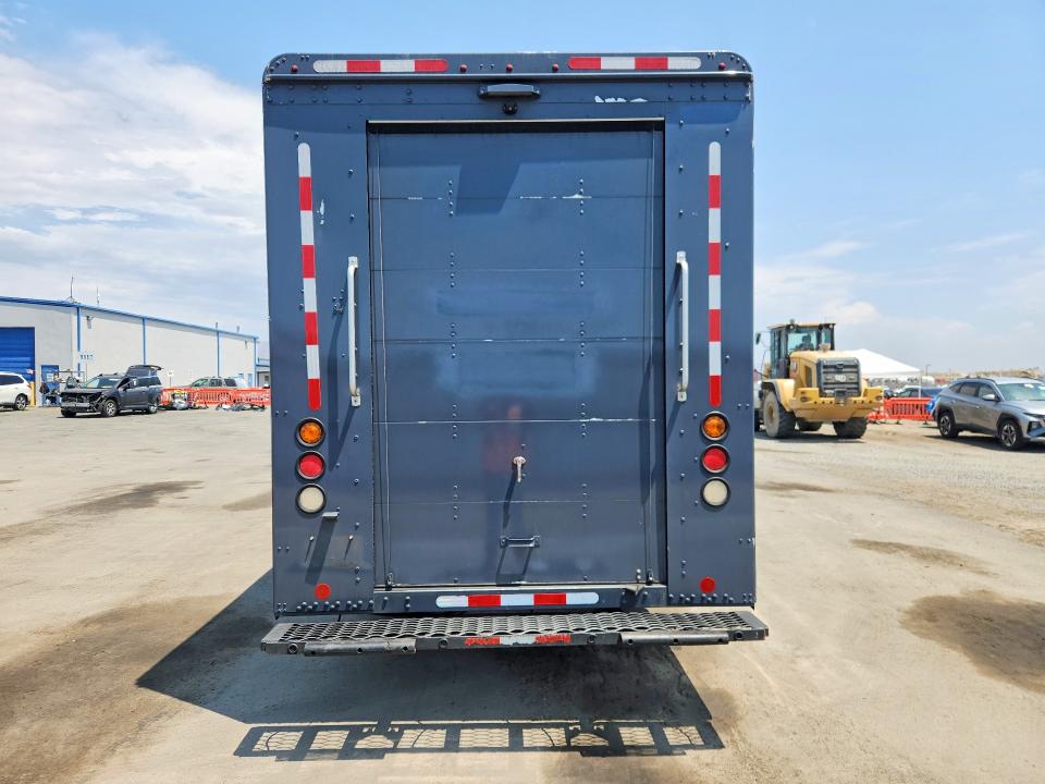 2020 Freightliner Mt45g VIN 4UZAC2EAXLCMH7845 COPART salvage auction — MINOR DENT/SCRATCHES, CA - DIS/DLR/EXP ONLY CLEAN TITLE, sold $100 on 2026-08-25 (photo 6)