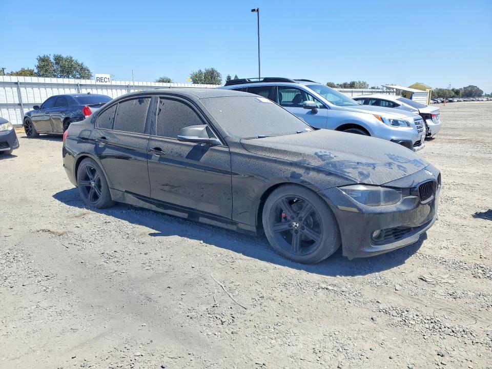2012 BMW 3 series VIN WBA3C1C56CF431975 COPART salvage auction — NORMAL WEAR, CA - DIS/DLR/EXP ONLY CLEAN TITLE (P), sold $525 on 2026-08-06 (photo 4)