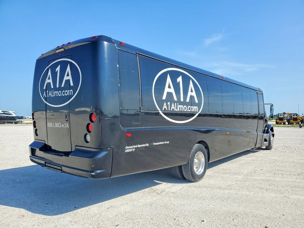 2015 Freightliner M2 106 VIN 1FVACXDTXFHGJ7254 COPART salvage auction — Minor Dent/Scratches, FL - CERTIFICATE OF TITLE, sold $22,200 on 2026-08-25 (photo 4)