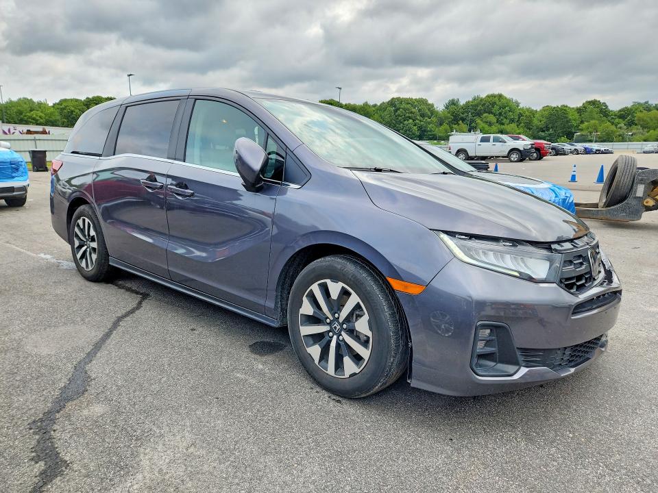 2025 Honda Odyssey VIN 5FNRL6H65SB081401 COPART salvage auction — SIDE, MA - CERTIFICATE OF TITLE, sold $13,900 on 2026-09-02 (photo 4)