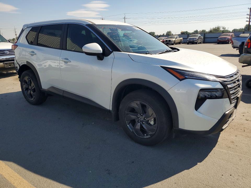 2026 Nissan Rogue VIN 5N1BT3BB9TC815991 COPART salvage auction — REAR END, ID - SALVAGE CERTIFICATE OF TITLE, sold $10,000 on 2026-10-01 (photo 4)