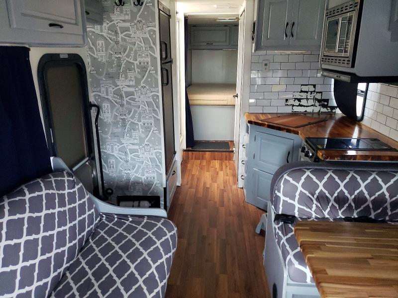 2016 Thor motor coach Recreational vehicle (rv) VIN 1FDXE4FSXFDA24139 COPART salvage auction — ROOF, VA - CERT OF TITLE - SALVAGE, sold $5,300 on 2026-09-03 (photo 6)