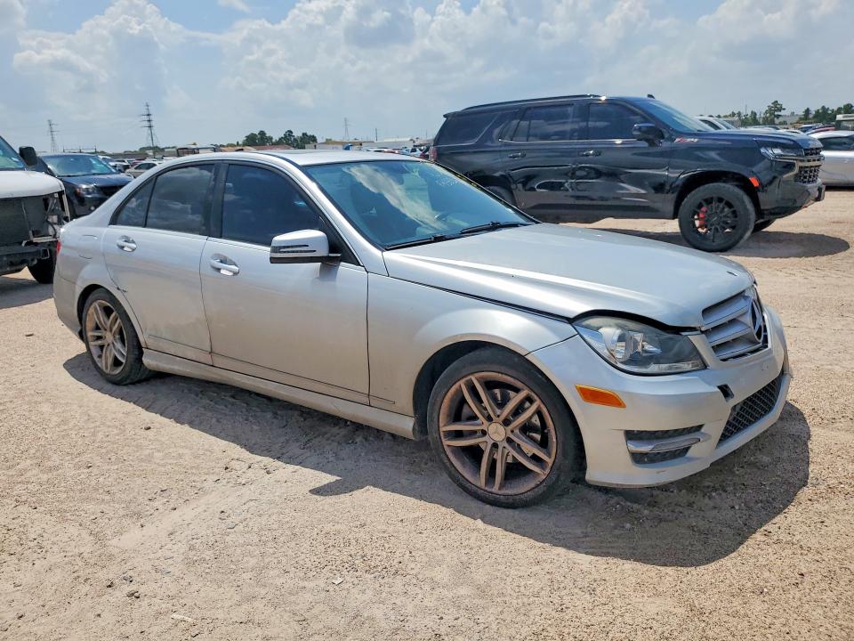 2014 Mercedes-benz C-klasse VIN WDDGF4HB3EG206217 COPART salvage auction — FRONT END, Tx - Certificate Of Title, sold $950 on 2026-08-14 (photo 4)