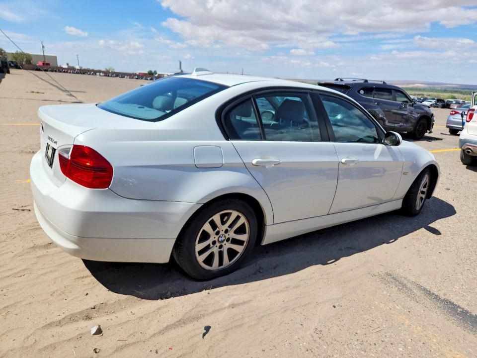 2007 BMW 3er VIN WBAVC93587KX55515 COPART salvage auction — MINOR DENT/SCRATCHES, Co - Certificate Of Title, sold $225 on 2026-09-08 (photo 3)