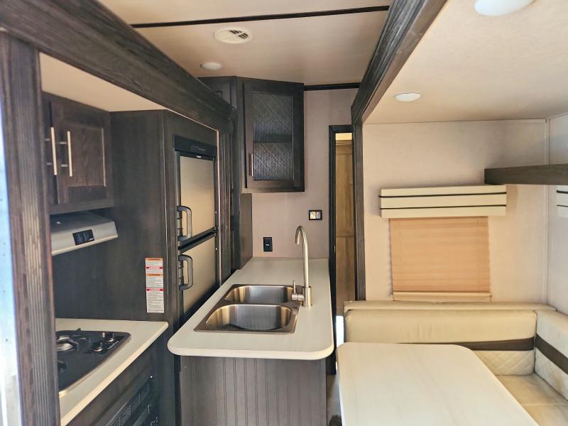 2018 Forest river Xlr VIN 4X4TXLF22JF165026 COPART salvage auction — HAIL, TX - CERTIFICATE OF TITLE, sold $11,900 on 2026-09-22 (photo 6)