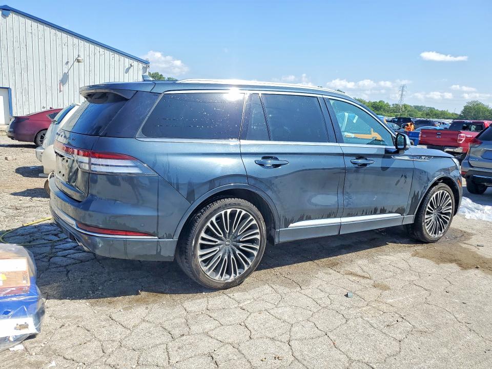 2020 Lincoln Aviator VIN 5LM5J9XC1LGL04174 COPART salvage auction — VANDALISM, Il - Salvage Certificate, sold $16,300 on 2026-09-16 (photo 3)